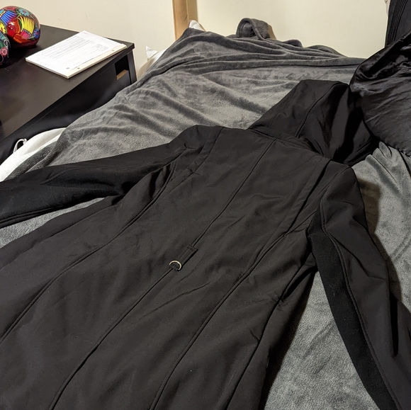 Calvin Klein - Picture 3 of 4